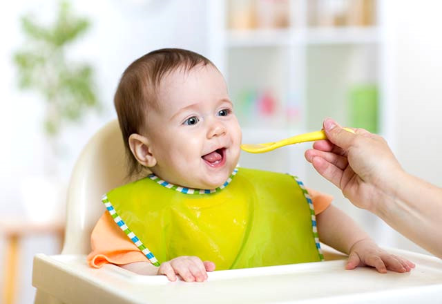 Bebeklerde Ek Gıdaya Geçişte Nelere Dikkat Edilmeli?