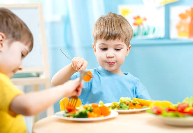 Çocuğunuzu Sağlıklı Beslemenin Püf Noktaları