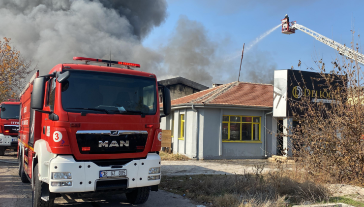 Kayseri’de mobilya fabrikasında yangın