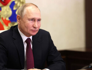 Putin, devlet başkanlığı seçimi için resmen adaylık müracaatında bulundu