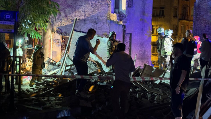 Son dakika: İstanbul Fatih’te 3 katlı bina çöktü: Valilik ‘enkaz altında kalan yok’ açıklaması yaptı