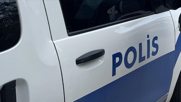 Adana’daki kontrollerde onlarca silah ve el bombaları ele geçirildi