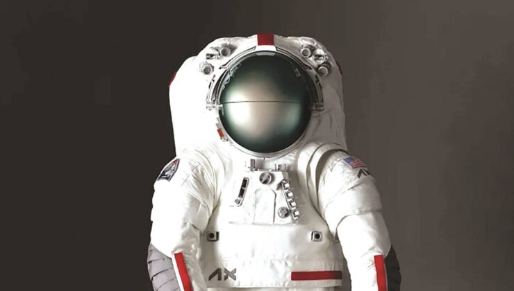 Ay’a birinci adım atacak bayan, Prada giyecek