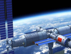 Çin’in kargo mekiği uzay istasyonunda