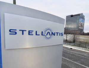 Stellantis CEO’su Tavares istifa etti