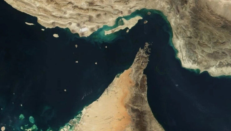 İran, Hürmüz Boğazı’nda “uyarıları dikkate almayan” 10 petrol tankerini vurduğunu duyurdu