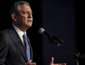 Özgür Özel’den Peter Magyar’a tebrik: Demokrasi kazandı, otoriterlik kaybetti