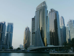 Savaş Dubai’yi vurdu: Konut satışları çakıldı, indirimler başladı